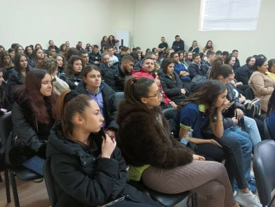 Среща с младата поп изпълнителка Виктория 4
